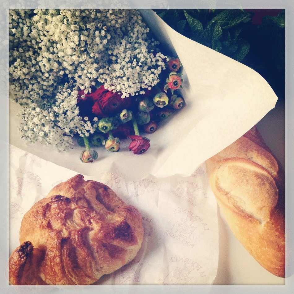 dimanche-matin-marché-fleur-croissant-renoncule-menthe-baguette