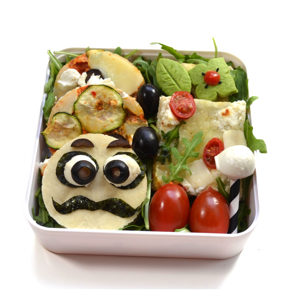 bento-pizza-maison-food-art-moustache-courgette-bleu-origan-chèvre-frais-roquette-tomate