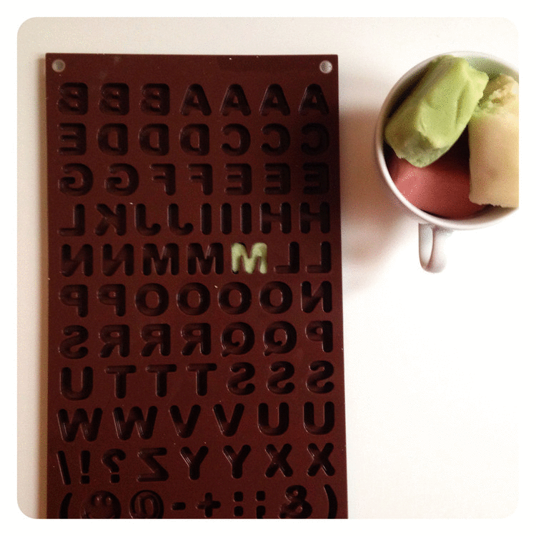 moule-chocolat-alphabet-merci-silicone