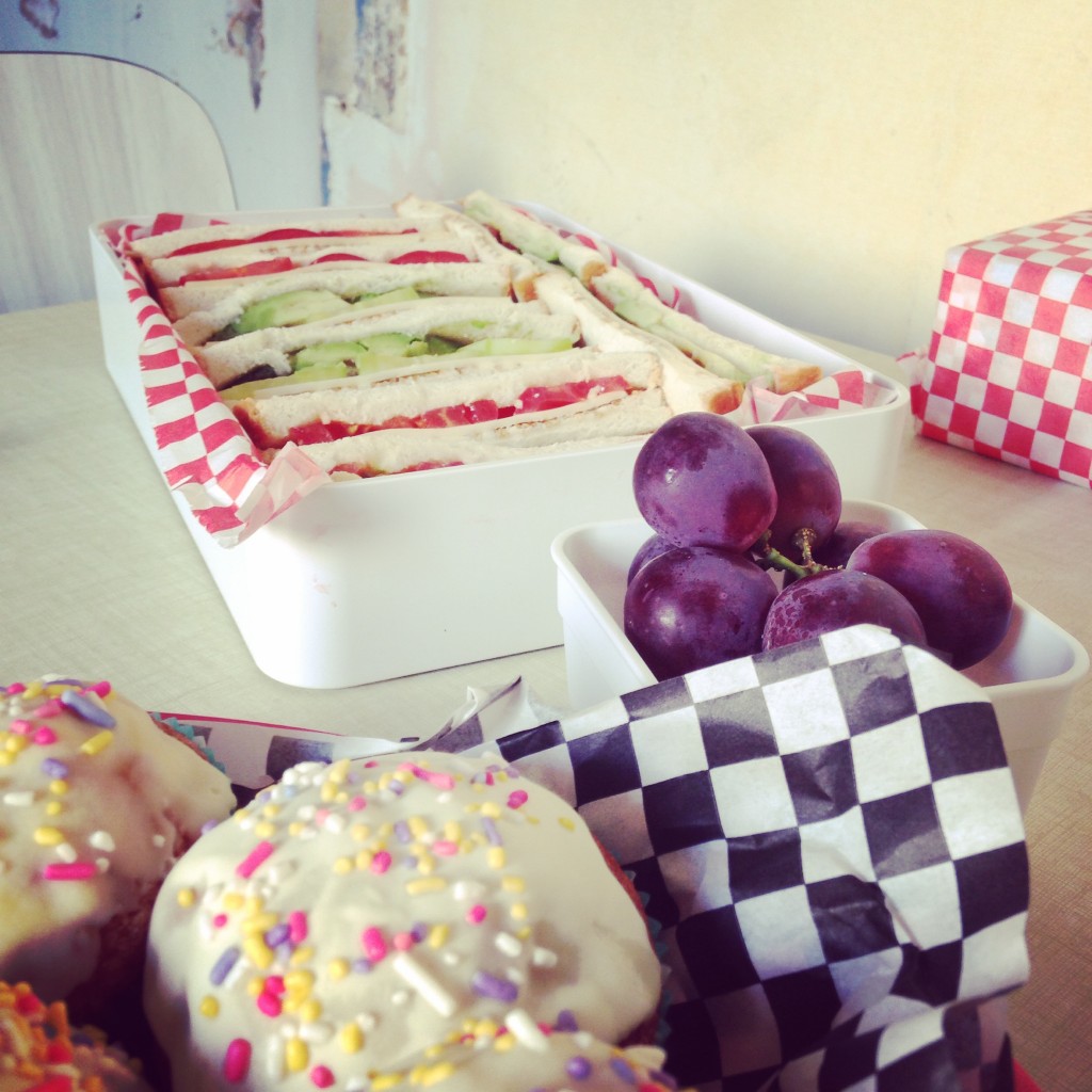 irodori bento sandwiches cupcakes